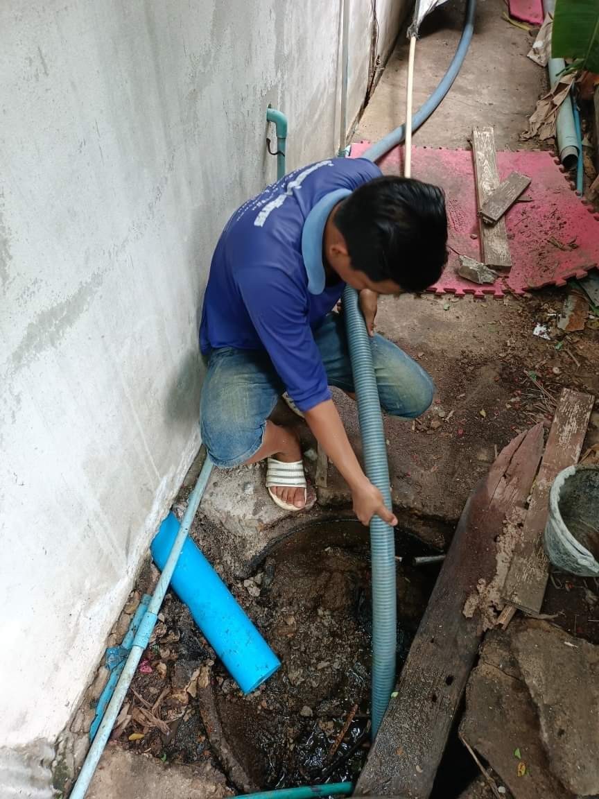 23 - https://บริการดูดส้วมดูดน้ําเสีย.com | บริการดูดส้วม ดูดน้ำเสีย แก้ไขปัญหาส้วมเต็ม ท่อตัน ขุดบ่อ/ถัง บริการบ้าน โรงงาน ร้านอาหาร ทั่วจังหวัด ด้วยรถ 6 ล้อใหญ่ ทีมงานมืออาชีพ ประสบการณ์กว่า 20 ปี ให้บริการในจังหวัดสมุทรสงคราม ราชบุรี กาญจนบุรี