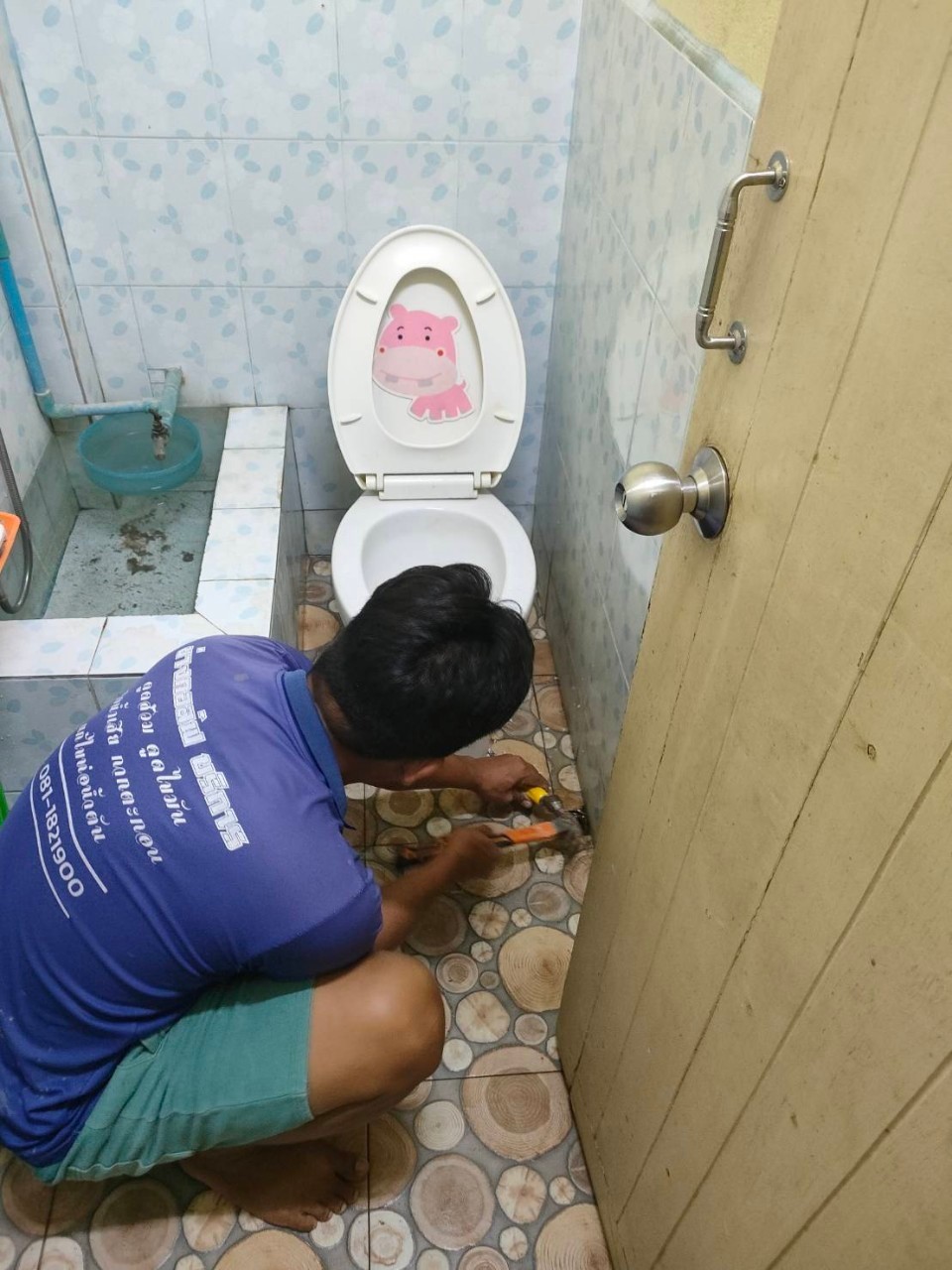 41 - https://บริการดูดส้วมดูดน้ําเสีย.com | บริการดูดส้วม ดูดน้ำเสีย แก้ไขปัญหาส้วมเต็ม ท่อตัน ขุดบ่อ/ถัง บริการบ้าน โรงงาน ร้านอาหาร ทั่วจังหวัด ด้วยรถ 6 ล้อใหญ่ ทีมงานมืออาชีพ ประสบการณ์กว่า 20 ปี ให้บริการในจังหวัดสมุทรสงคราม ราชบุรี กาญจนบุรี