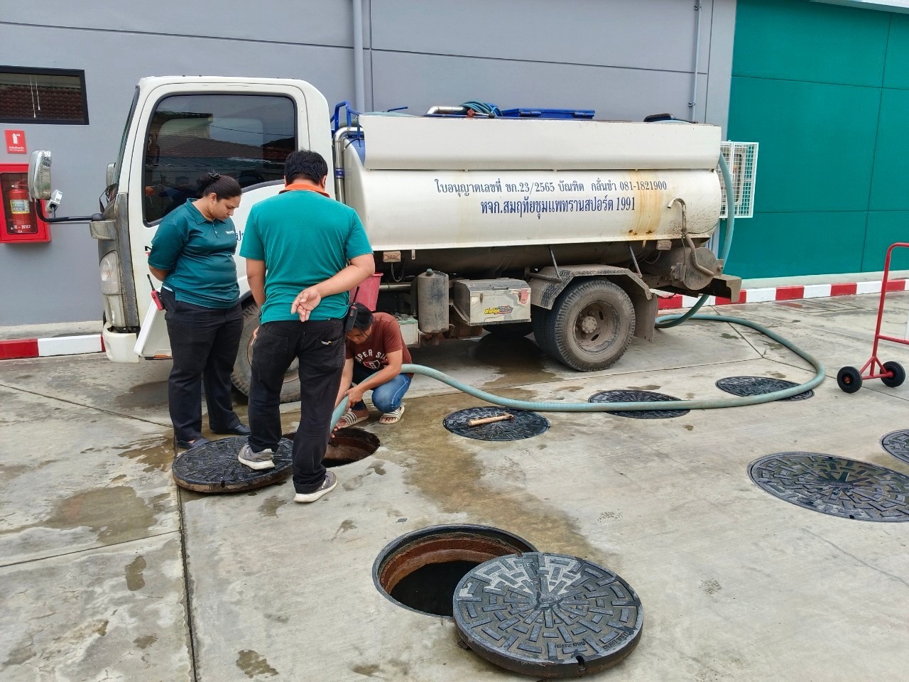 บริการดูดส้วม ดูดน้ำเสีย แก้ไขปัญหาส้วมเต็ม ท่อตัน ขุดบ่อ/ถัง บริการบ้าน โรงงาน ร้านอาหาร ทั่วจังหวัด ด้วยรถ 6 ล้อใหญ่ ทีมงานมืออาชีพ ประสบการณ์กว่า 2 [..]